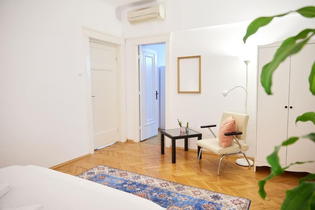 בוקרשט Caragiale Apartment מראה חיצוני תמונה