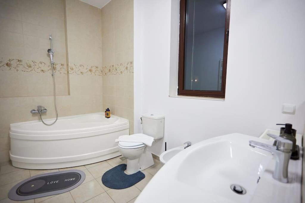בוקרשט Caragiale Apartment מראה חיצוני תמונה