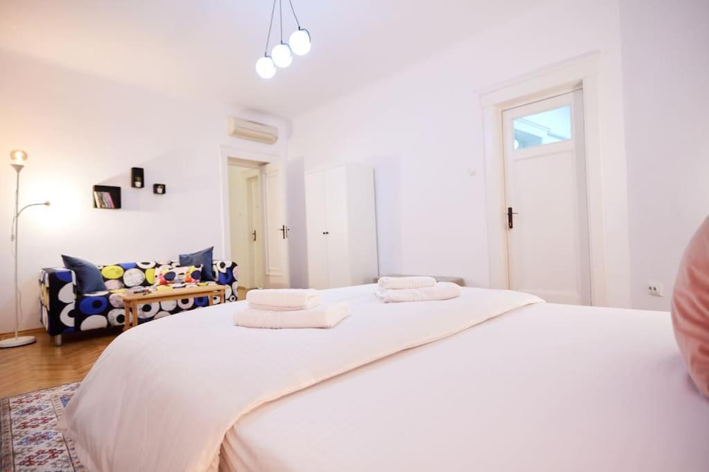 בוקרשט Caragiale Apartment מראה חיצוני תמונה